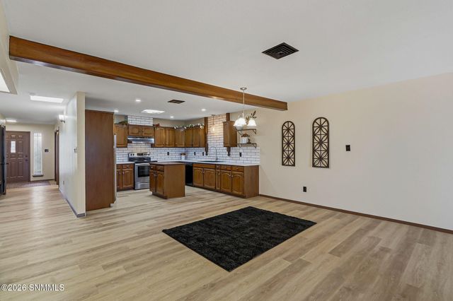 810 Camino Del Rex, Las Cruces, NM 88001