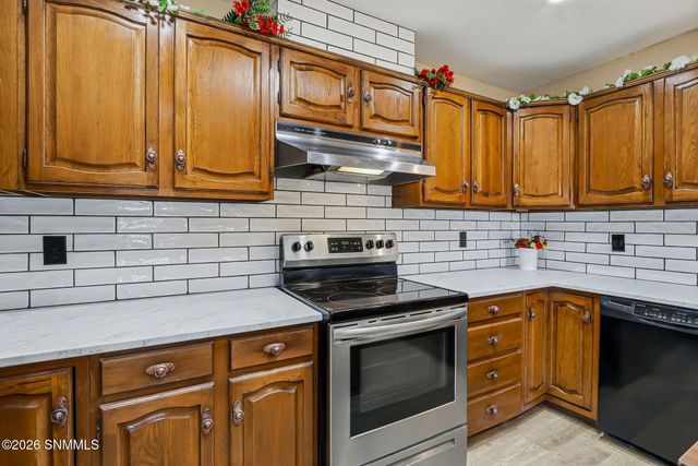 810 Camino Del Rex, Las Cruces, NM 88001