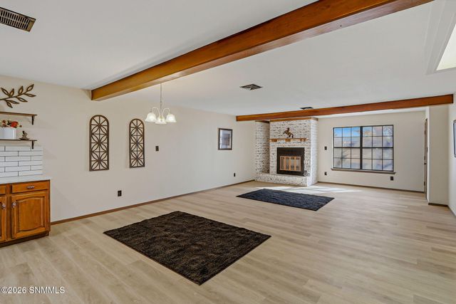 810 Camino Del Rex, Las Cruces, NM 88001