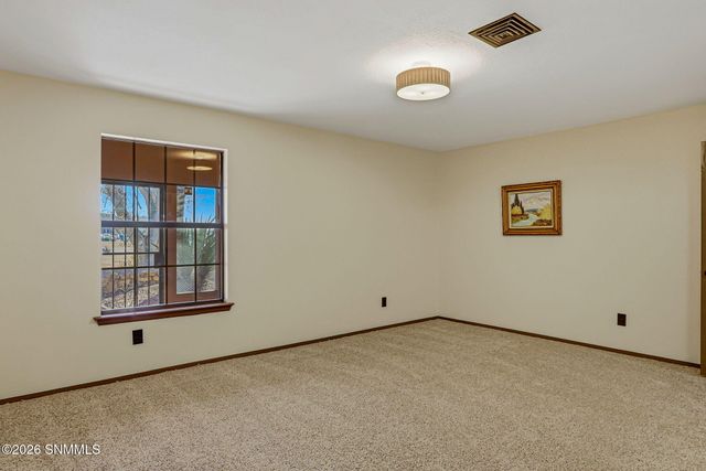 810 Camino Del Rex, Las Cruces, NM 88001