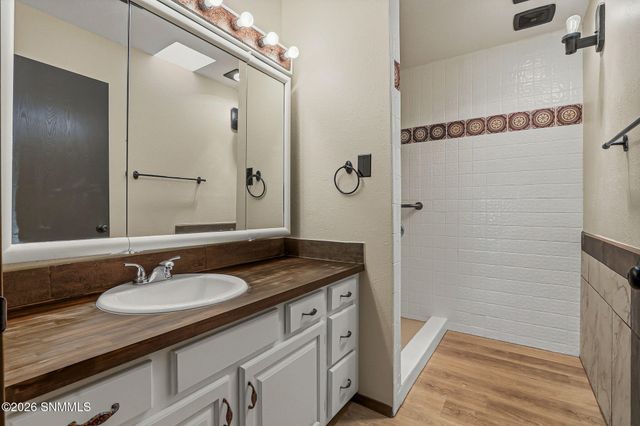 810 Camino Del Rex, Las Cruces, NM 88001