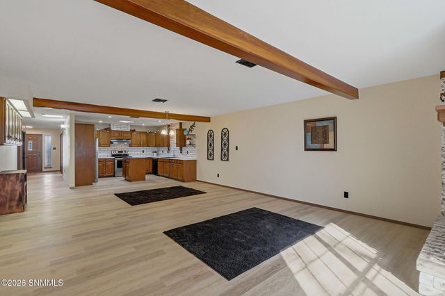 810 Camino Del Rex, Las Cruces, NM 88001