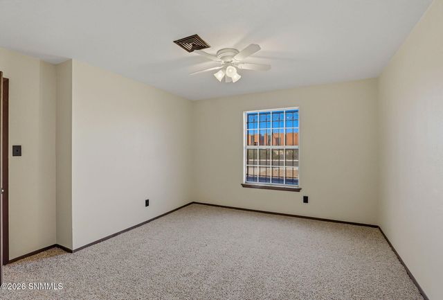 810 Camino Del Rex, Las Cruces, NM 88001