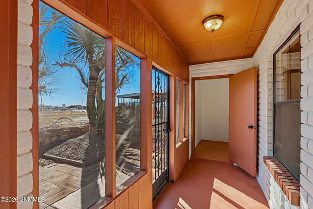 810 Camino Del Rex, Las Cruces, NM 88001