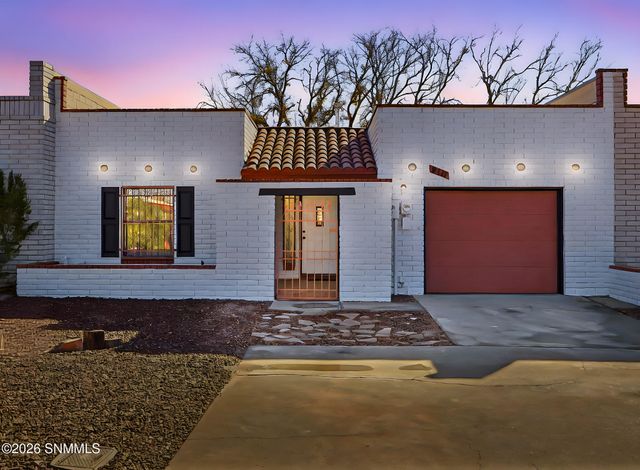 810 Camino Del Rex, Las Cruces, NM 88001