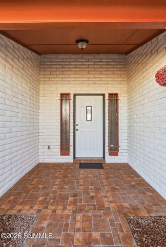 810 Camino Del Rex, Las Cruces, NM 88001