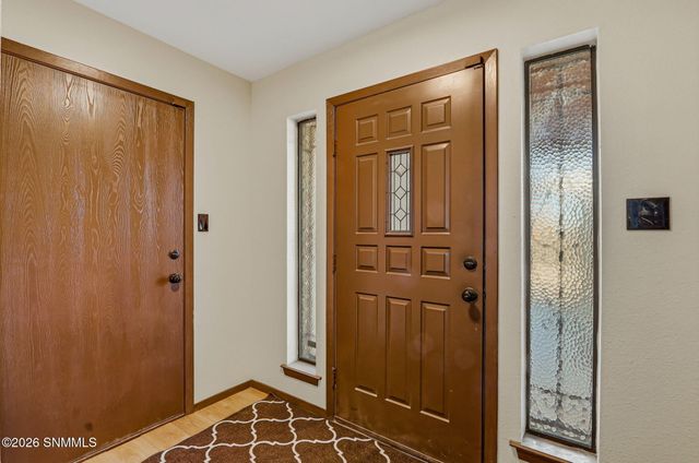 810 Camino Del Rex, Las Cruces, NM 88001