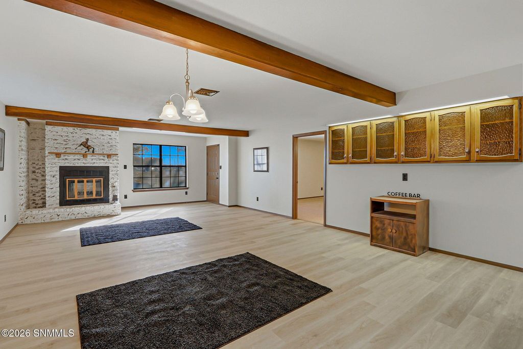 810 Camino Del Rex, Las Cruces, NM 88001