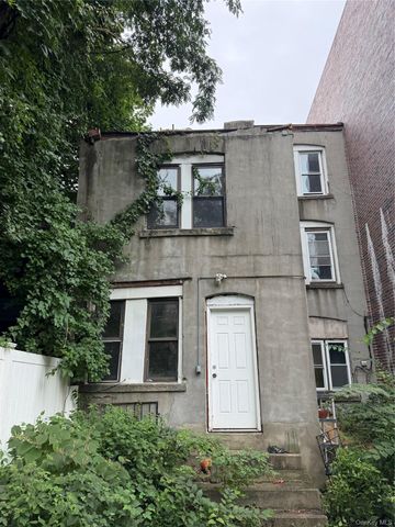 15 Irving Place, Brooklyn, NY 11238