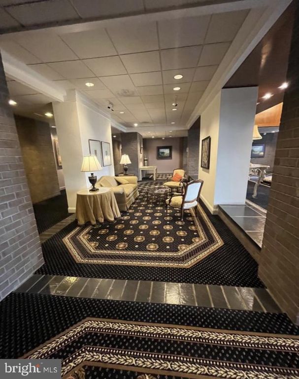 1800 OLD MEADOW RD #1215, Mclean, VA 22102