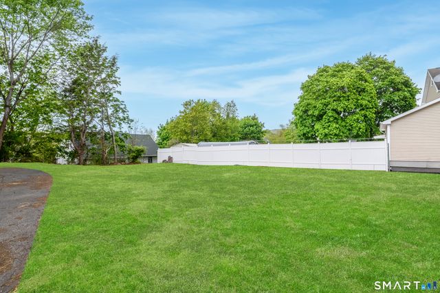 704 High Street, Naugatuck, CT 06770