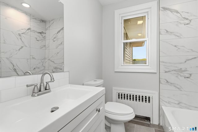 704 High Street, Naugatuck, CT 06770