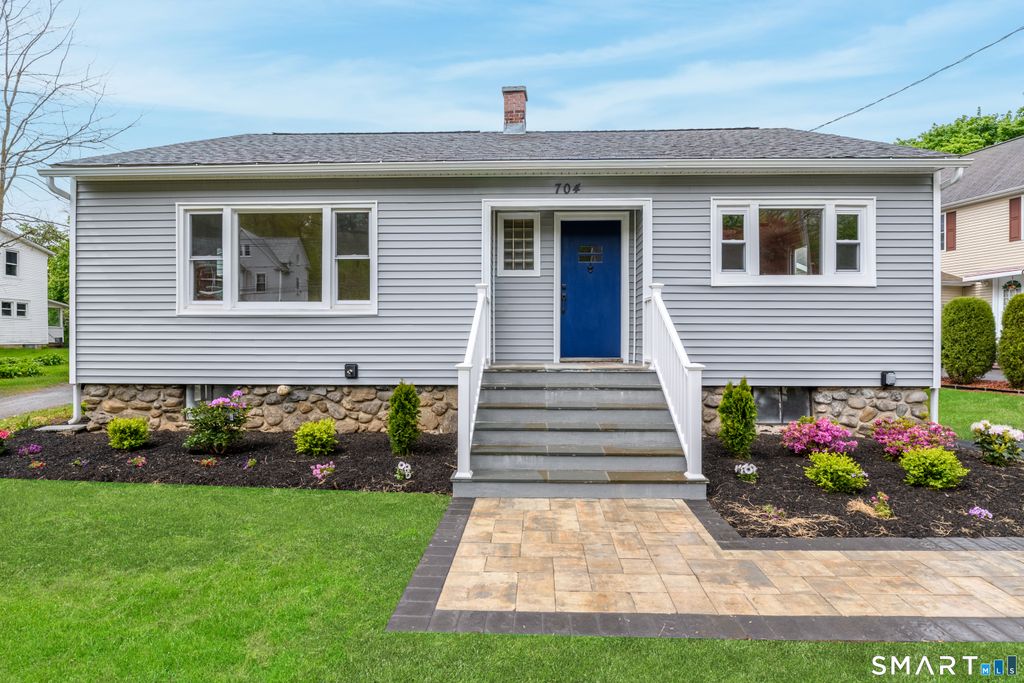 704 High Street, Naugatuck, CT 06770