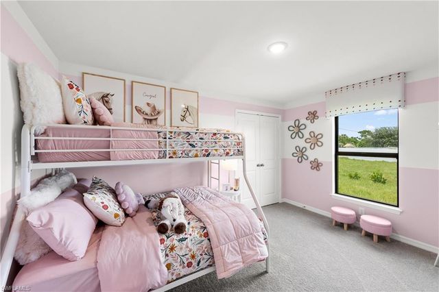 22 NE 12th LN, Cape Coral, FL 33909