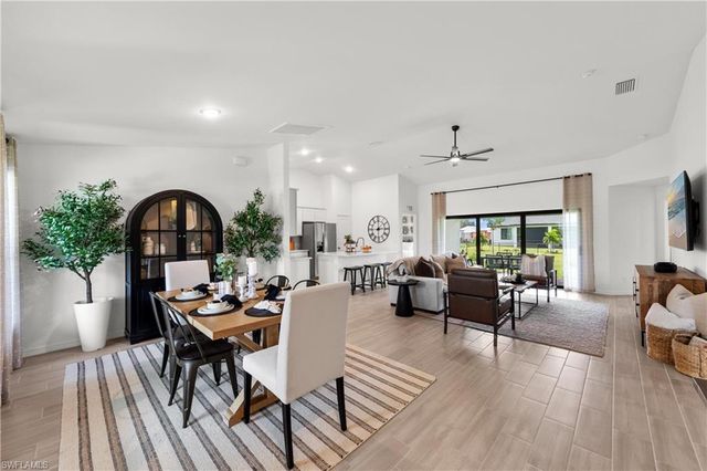 22 NE 12th LN, Cape Coral, FL 33909