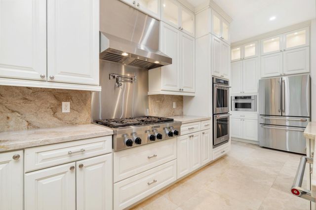 216 Summa Street, West Palm Beach, FL 33405