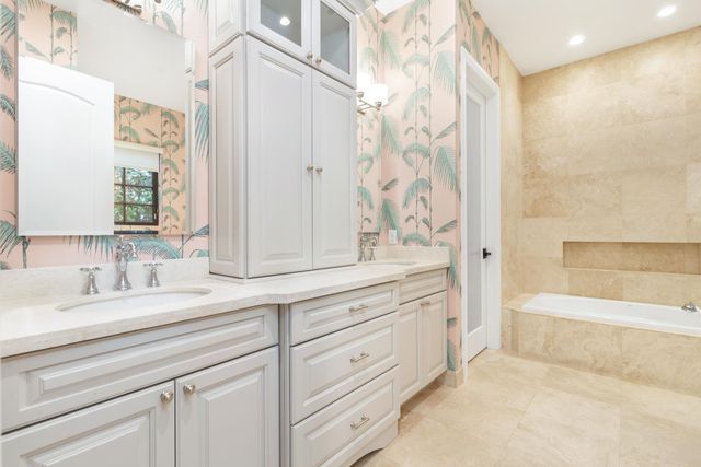 216 Summa Street, West Palm Beach, FL 33405