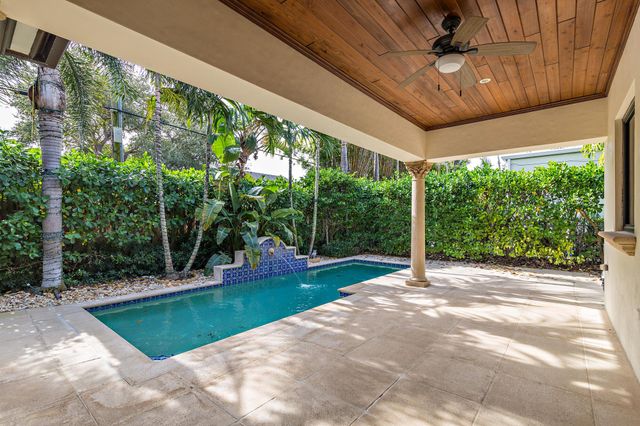 216 Summa Street, West Palm Beach, FL 33405