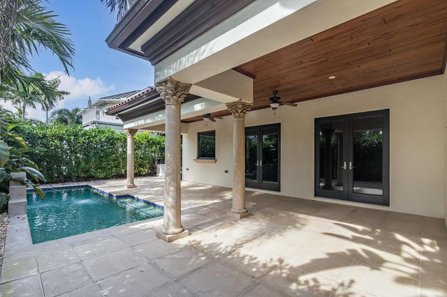 216 Summa Street, West Palm Beach, FL 33405