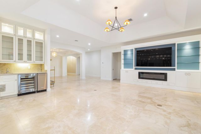 216 Summa Street, West Palm Beach, FL 33405