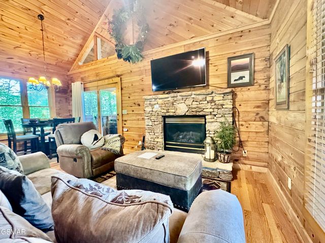 856 Bear Run Way, Sevierville, TN 37862