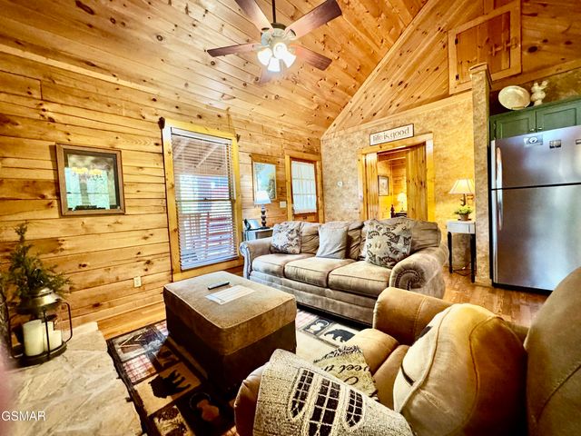 856 Bear Run Way, Sevierville, TN 37862