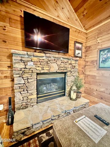 856 Bear Run Way, Sevierville, TN 37862