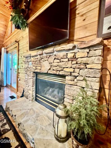 856 Bear Run Way, Sevierville, TN 37862