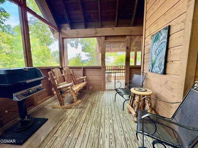 856 Bear Run Way, Sevierville, TN 37862