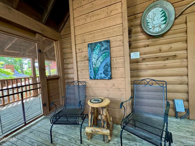 856 Bear Run Way, Sevierville, TN 37862
