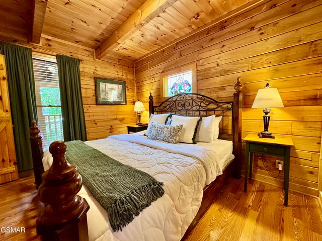 856 Bear Run Way, Sevierville, TN 37862