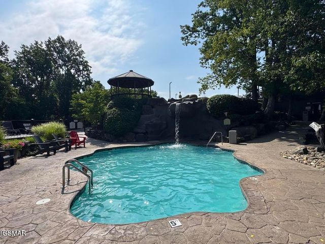 856 Bear Run Way, Sevierville, TN 37862