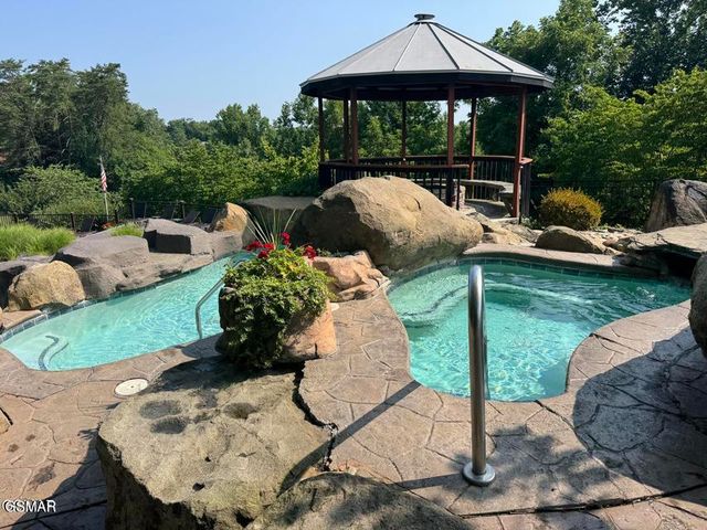 856 Bear Run Way, Sevierville, TN 37862