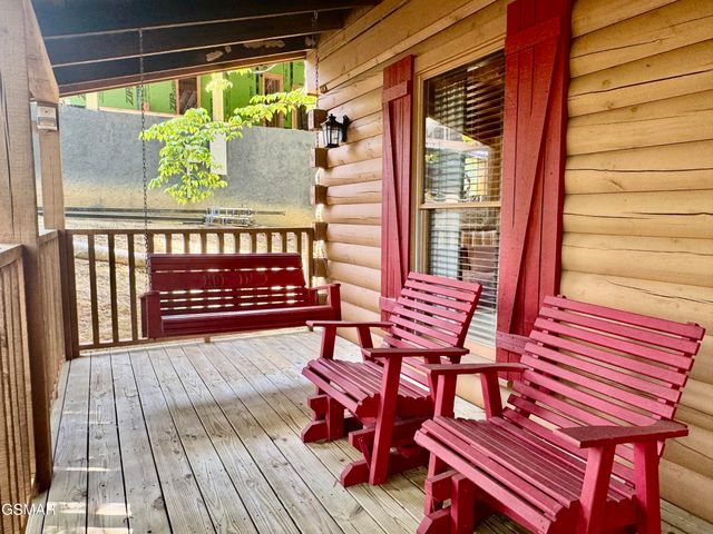 856 Bear Run Way, Sevierville, TN 37862