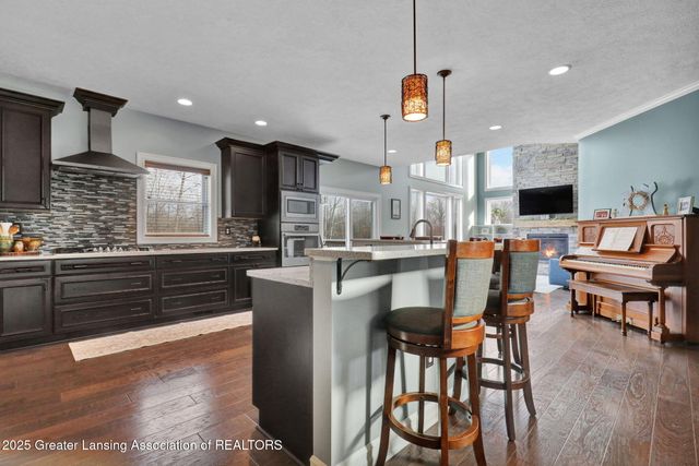 434 Ravenwood Court, Mason, MI 48854