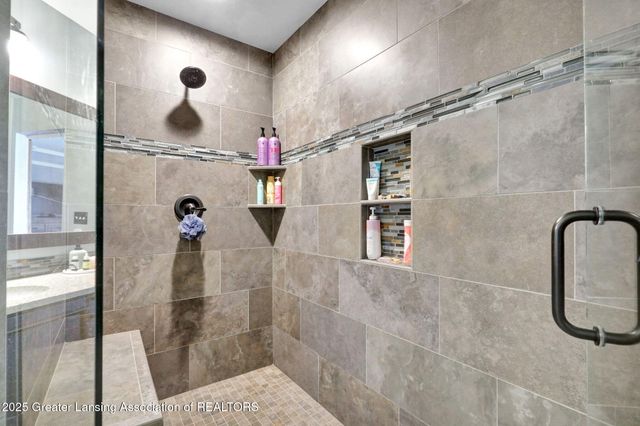 434 Ravenwood Court, Mason, MI 48854