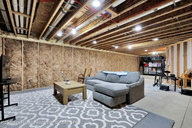 434 Ravenwood Court, Mason, MI 48854