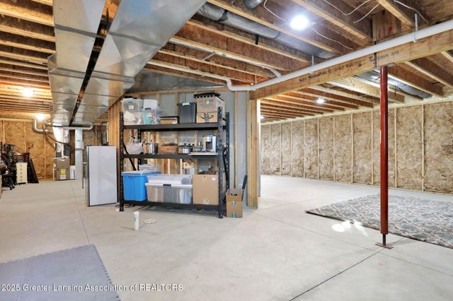 434 Ravenwood Court, Mason, MI 48854