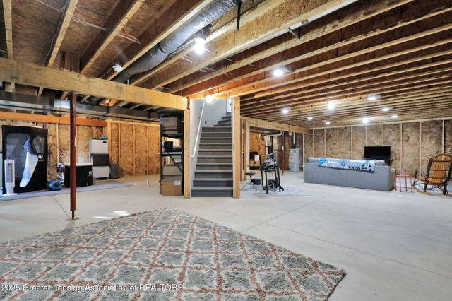 434 Ravenwood Court, Mason, MI 48854