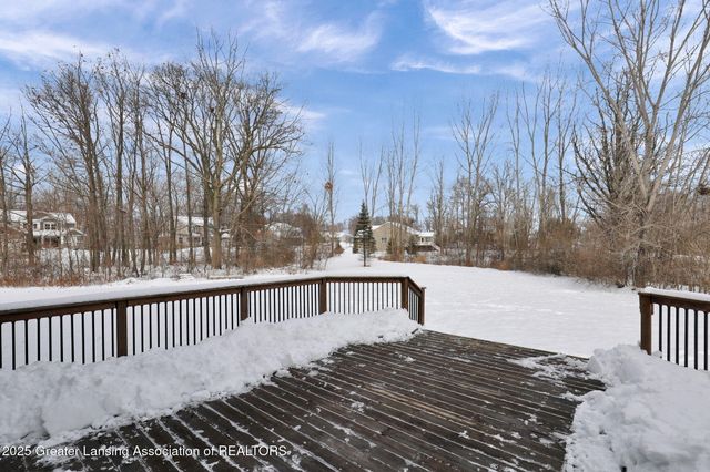 434 Ravenwood Court, Mason, MI 48854