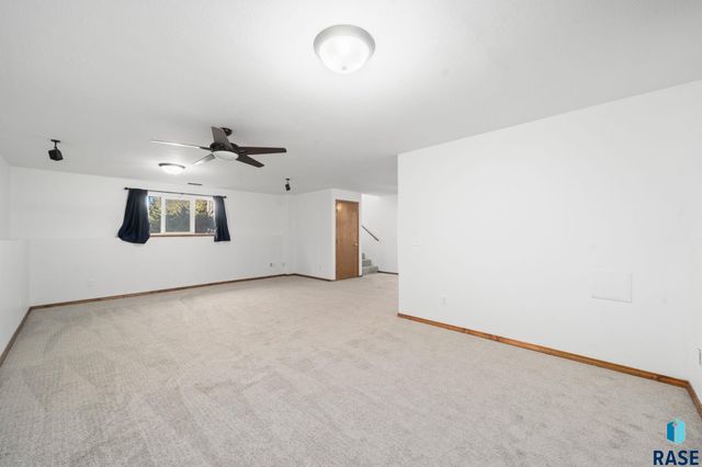 5417 W Oak St Street, Sioux Falls, SD 57106