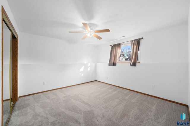 5417 W Oak St Street, Sioux Falls, SD 57106