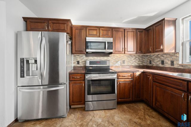 5417 W Oak St Street, Sioux Falls, SD 57106