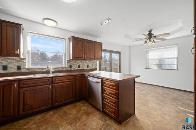 5417 W Oak St Street, Sioux Falls, SD 57106