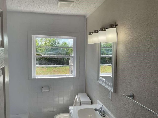 815 W 12th Street, Freeport, TX 77541