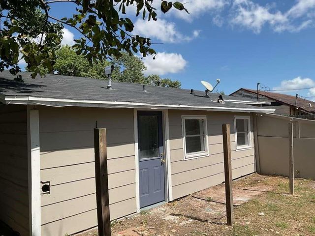 815 W 12th Street, Freeport, TX 77541