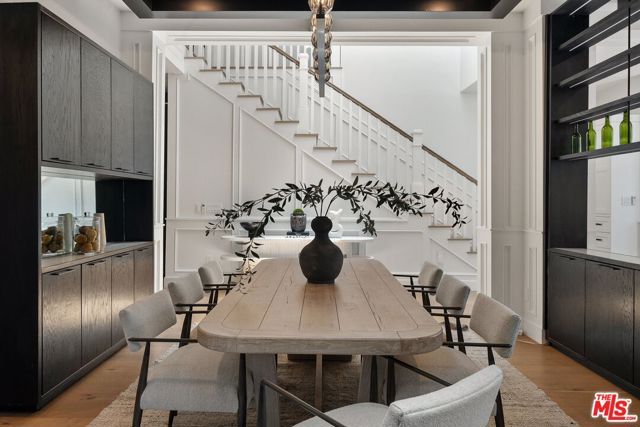 18057 Valley Vista Boulevard, Encino (los Angeles), CA 91316