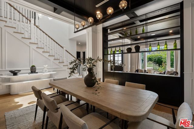 18057 Valley Vista Boulevard, Encino (los Angeles), CA 91316