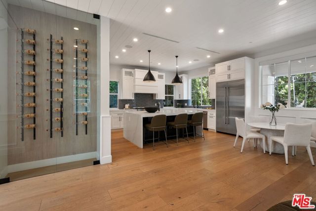 18057 Valley Vista Boulevard, Encino (los Angeles), CA 91316