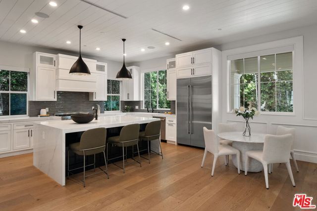 18057 Valley Vista Boulevard, Encino (los Angeles), CA 91316